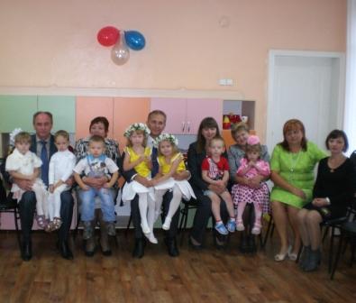 Дети и родители в детском саду №36 Кузнецка.